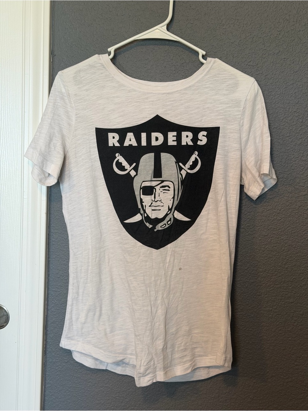 Raiders White Graphic Tee size small